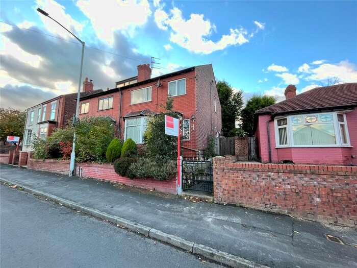 Houses for sale & to rent in SK7 4JA, Kings Road, Hazel Grove Stockport
