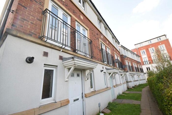 4 Bedroom House To Rent In Mosquito Way, Hatfield, AL10