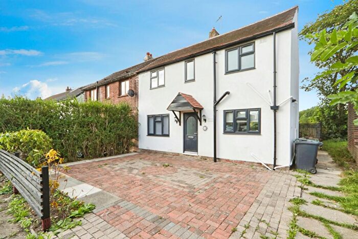 3 Bedroom Semi-Detached House For Sale In Daleside Road, Pudsey, LS28