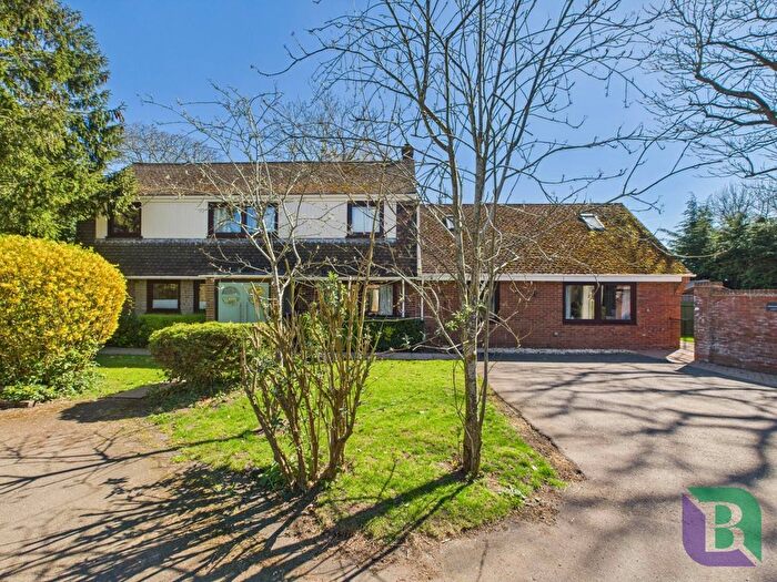 4 Bedroom Detached House To Rent In The Mount, Aspley Guise, MK17