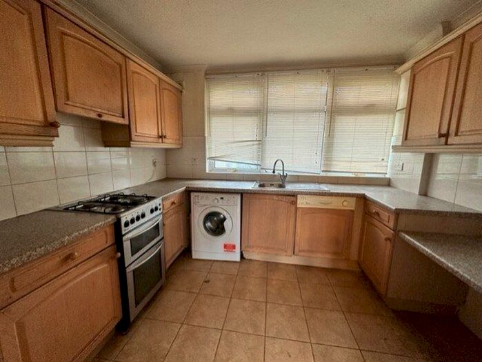 3 Bedroom Equestrian Property To Rent In Nursery Road, Pinner, HA5