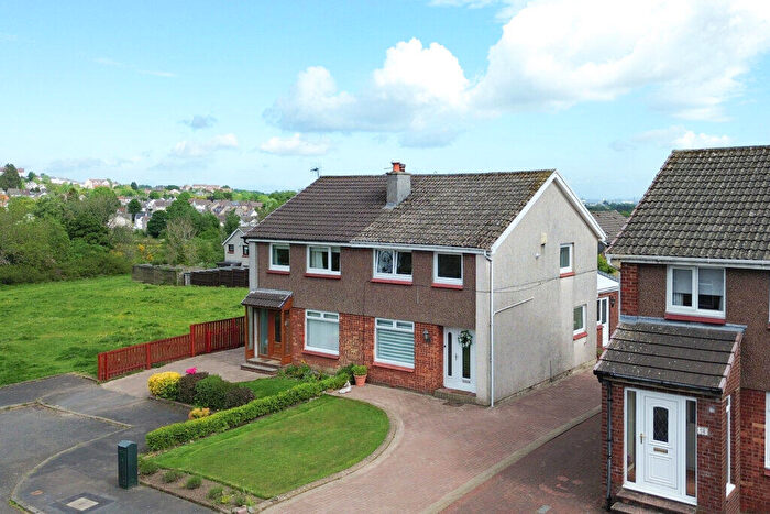 3 Bedroom Semi-Detached House For Sale In Craighirst Drive, Hardgate, G81