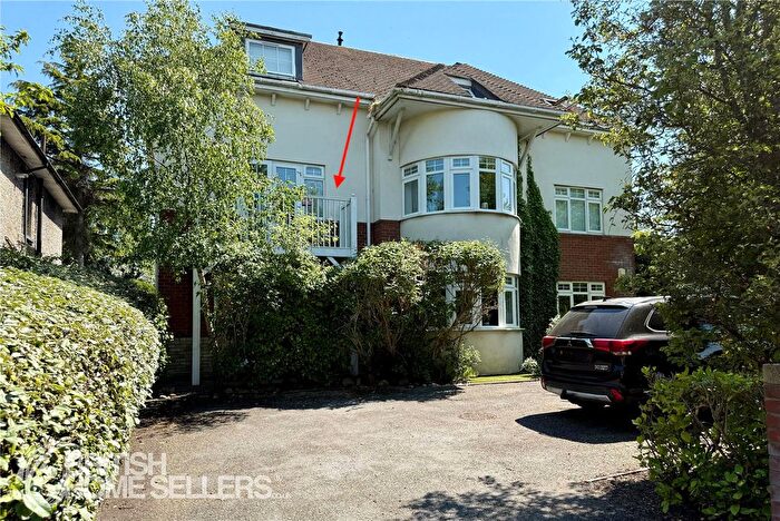 2 Bedroom Flat For Sale In Queens Park South Drive, Bournemouth, Dorset, BH8