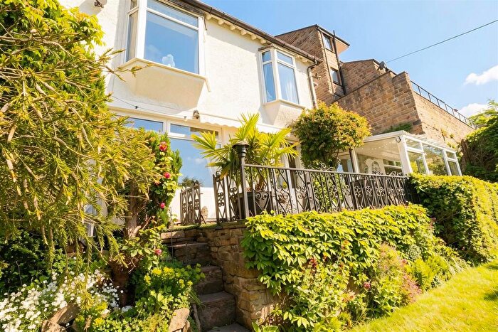4 Bedroom Semi-Detached House For Sale In New Lane, Halifax, HX3