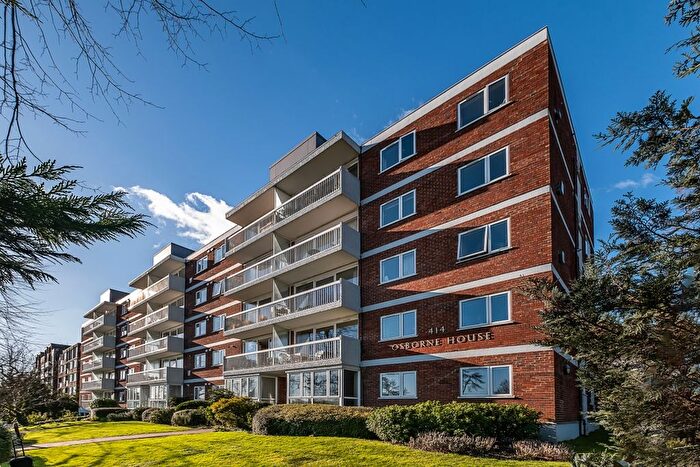 2 Bedroom Flat To Rent In Wimbledon Park Road, London, SW19