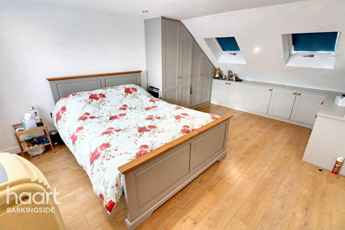 4 Bedroom Semi-Detached House For Sale In The Glade, Clayhall, IG5