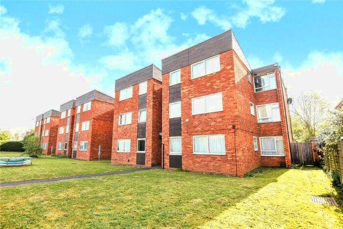 2 Bedroom Apartment To Rent In Downham Court, Shinfield Road, Reading, Berkshire, RG2