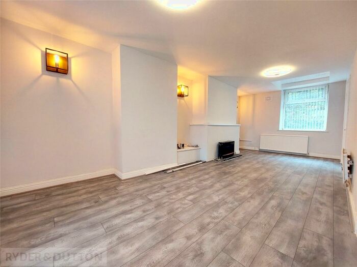 3 Bedroom End Of Terrace House To Rent In Stamford Street, Mossley, OL5