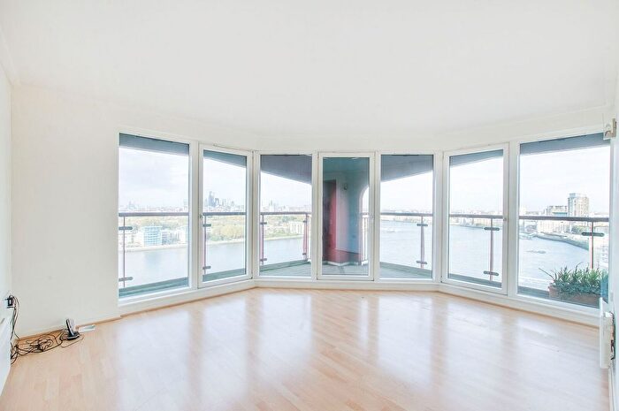 2 Bedroom Flat To Rent In Hutchings Street, Docklands, London, E14