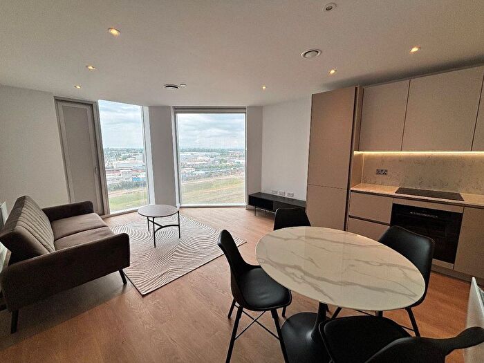 1 Bedroom Flat To Rent In Victoria Riverside, M4