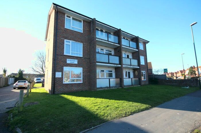 1 Bedroom Flat To Rent In St Michaels Court, Sompting Road, Lancing, West Sussex, BN15