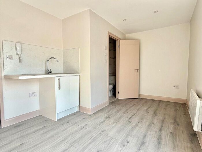 1 Bedroom Flat To Rent In Hitchin Street, Biggleswade, SG18