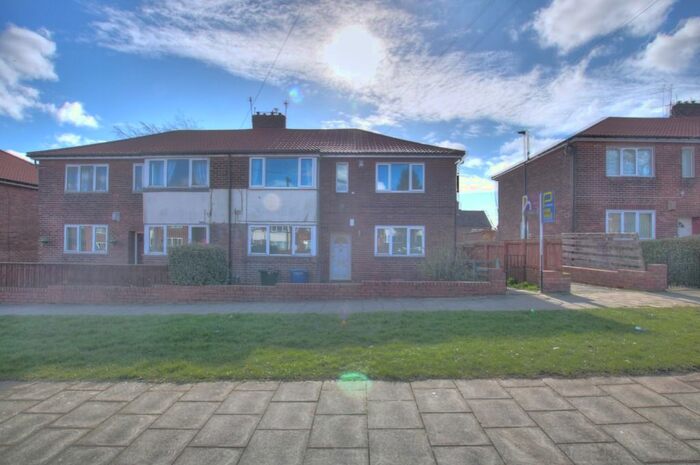 2 Bedroom Flat To Rent In Linbridge Drive, West Denton, Newcastle Upon Tyne, NE5