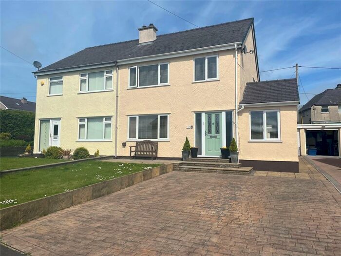 Houses for sale & to rent in LL55 4BX, Waunfawr Caernarfon
