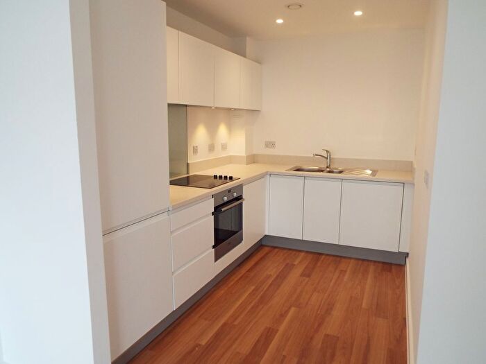 1 Bedroom Flat To Rent In Darbyshire House, Greenhithe, DA9