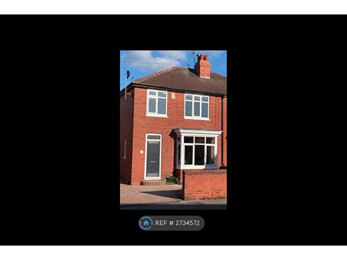 3 Bedroom Semi-Detached House To Rent In Grovehill Road, Doncaster, DN2