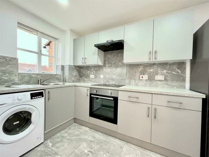1 Bedroom Flat To Rent In Dundas Mews, Enfield, EN3