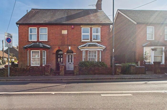 3 Bedroom House To Rent In Horsham Road, Crawley, RH11