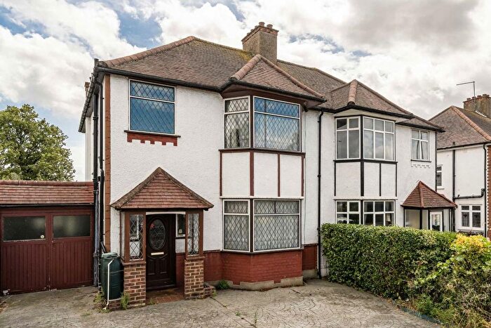 3 Bedroom Property For Sale In Popes Lane, Ealing, W5