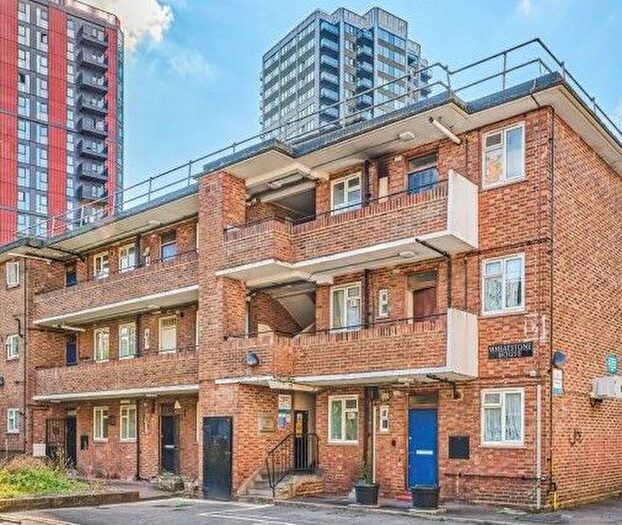 3 Bedroom Flat To Rent In County Street, Elephant Amp; Castle, SE1