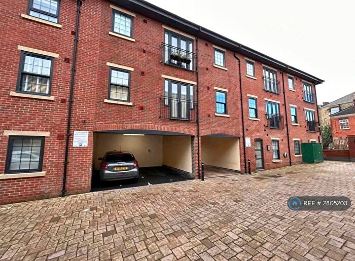 1 Bedroom Flat To Rent In Old Brewery Lane, Swindon, SN1