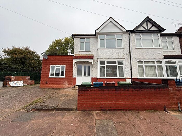 5 Bedroom Semi-Detached House To Rent In Bouverie Road, Harrow, HA1