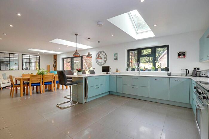 3 Bedroom Detached House For Sale In Fernbrook Road, Caversham Heights, Reading, RG4