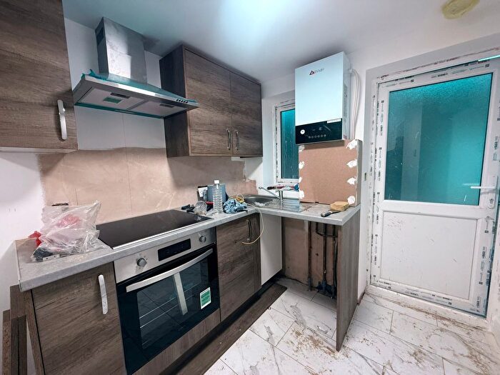 2 Bedroom Flat To Rent In Ilford, IG1