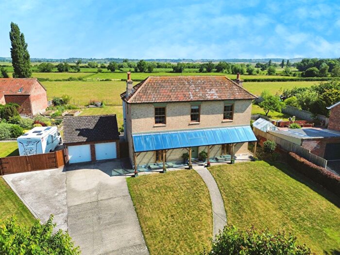 4 Bedroom Detached House For Sale In Monmouth Road, Westonzoyland, Bridgwater, TA7