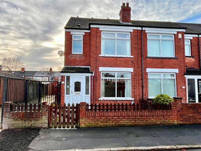 3 Bedroom End Of Terrace House For Sale In Stephenson Street, Hull, HU9