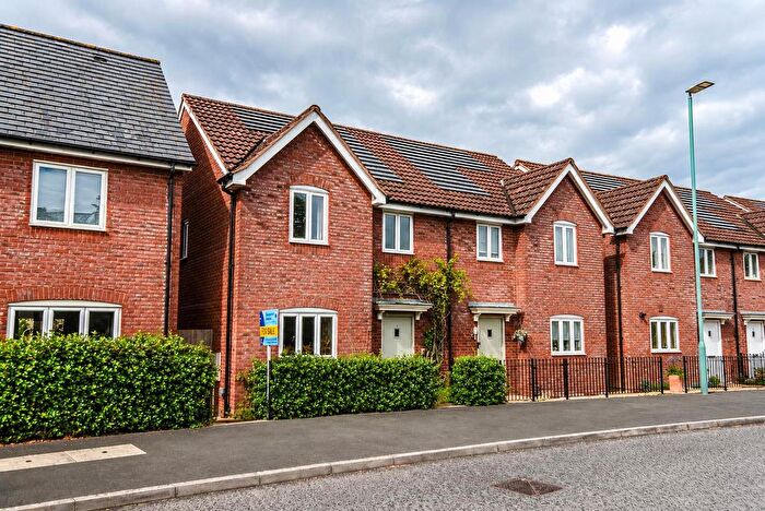 3 Bedroom Semi-detached House For Sale In Lister Road, Dursley, GL11