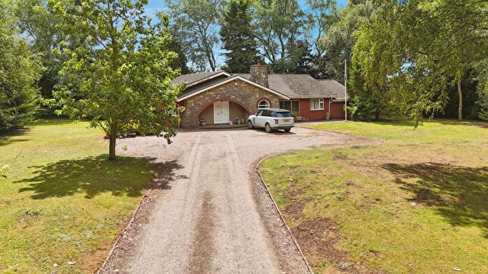 4 Bedroom Detached Bungalow For Sale In New Bungalow, Church Lane, Catwick, Beverley, HU17