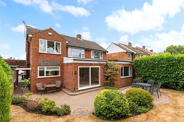 5 Bedroom Detached House To Rent In Minsterley Avenue, Shepperton, Surrey, TW17