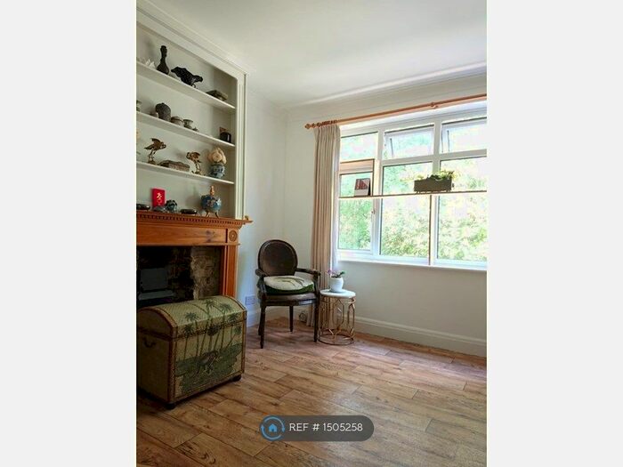 2 Bedroom Flat To Rent In Martin Way, Morden, SM4