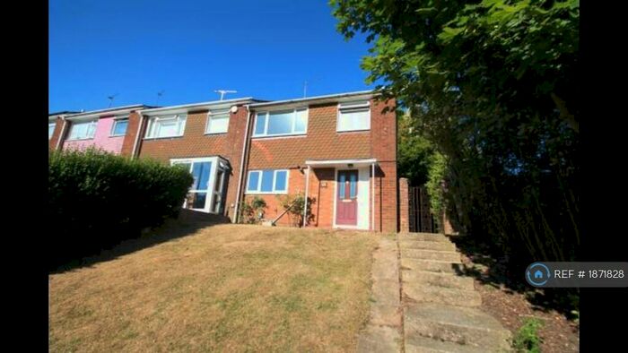 3 Bedroom Terraced House To Rent In Porlock Drive, Luton, LU2