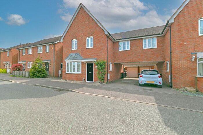 4 Bedroom Link Detached House For Sale In Hopton Grove, Newport Pagnell, MK16
