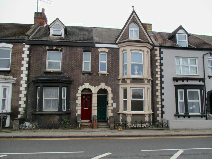 1 Bedroom Flat To Rent In High Street, Aylesbury, HP20