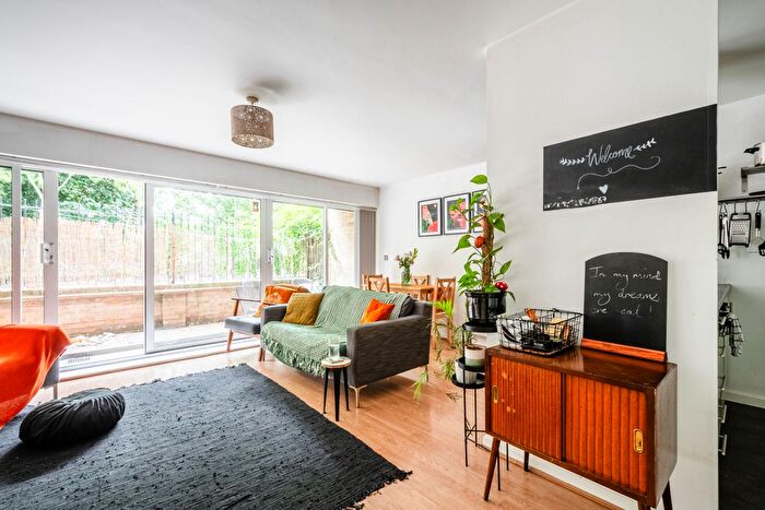 2 Bedroom Flat For Sale In Kay Street, E2
