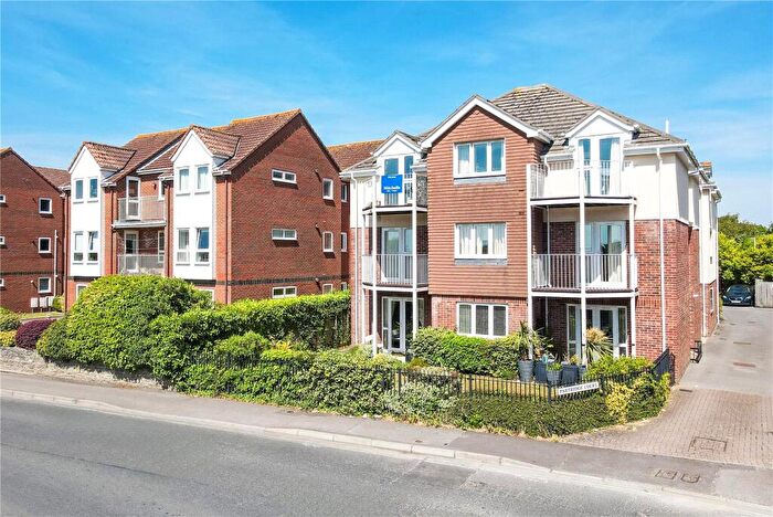 1 Bedroom Apartment For Sale In Whitefield Road, New Milton, Hampshire, BH25