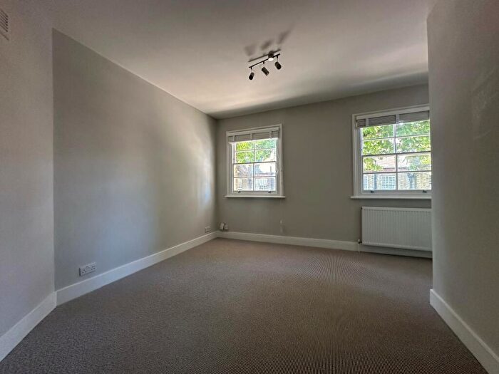 1 Bedroom Maisonette To Rent In Merrow Street, Walworth Village, London, SE17