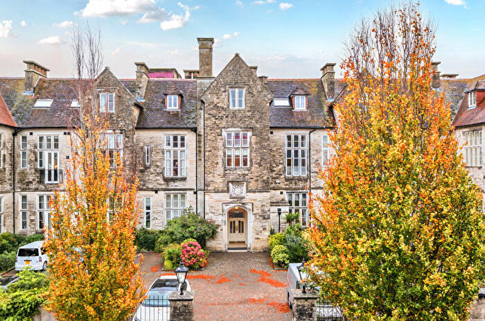 1 Bedroom Apartment For Sale In Somerleigh Road, Dorchester, Dorset, DT1