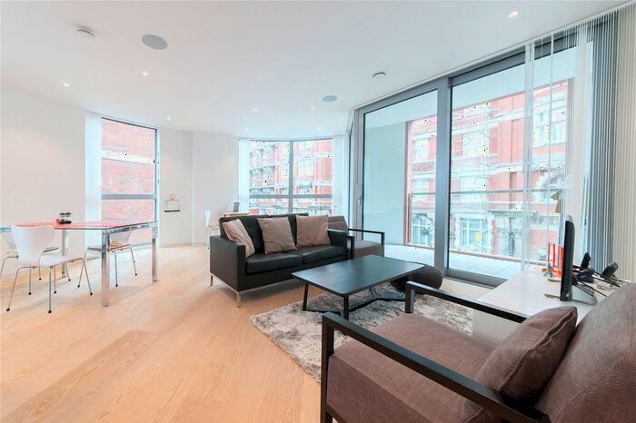 2 Bedroom Flat To Rent In Wellington House, Buckingham Gate, Westminster, London, SW1E