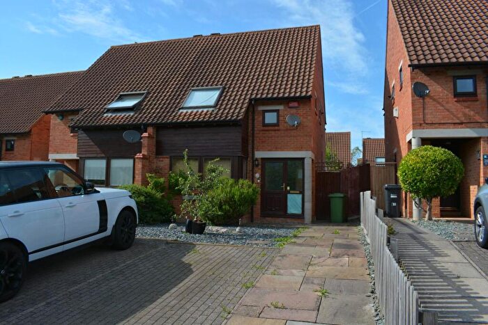 3 Bedroom Semi-Detached House To Rent In Elgar Grove, Browns Wood, Milton Keynes, MK7