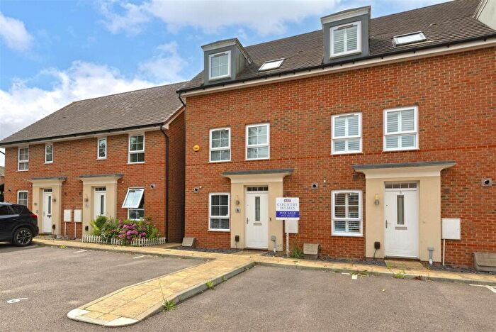 3 Bedroom End Of Terrace House For Sale In Heron Place, Allington, ME16