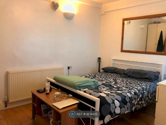 1 Bedroom Flat To Rent In Perham Road, London, W14