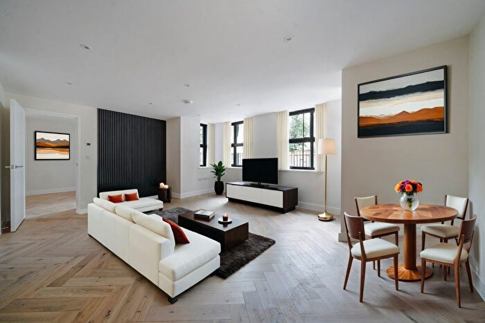 3 Bedroom Flat For Sale In Somerset Road, West Ealing, London, W13