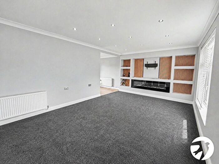 3 Bedroom End Terrace House To Rent In Stelling Road, Erith, DA8