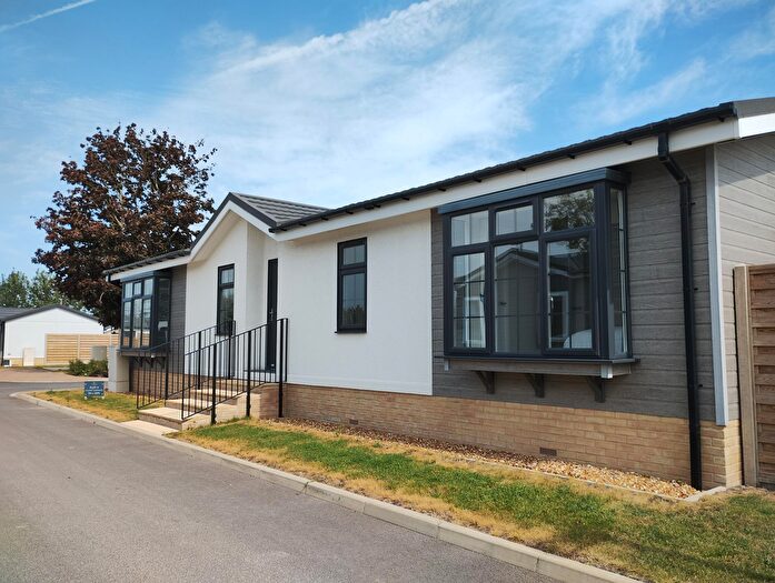 2 Bedroom Mobile/park Home For Sale In Woodside Meadows, Weirs Drove, Cambridgeshire, CB25