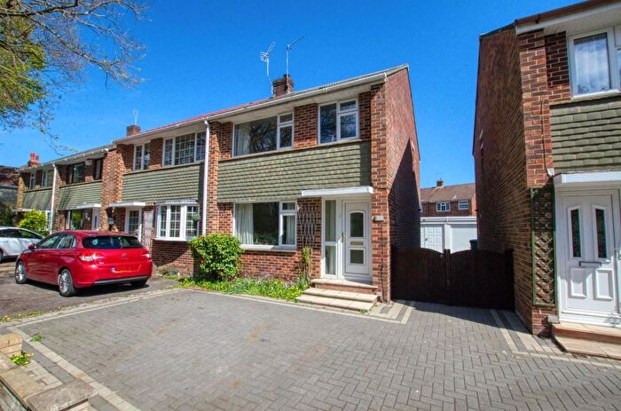 3 Bedroom Semi-Detached House For Sale In Newtown Road, Southampton, SO19