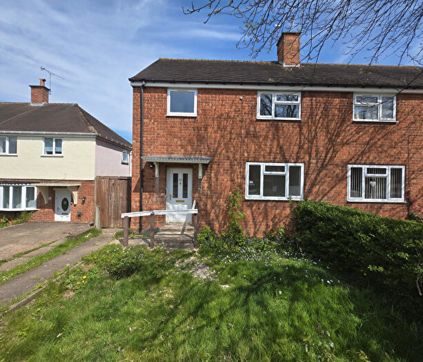 3 Bedroom Semi-Detached House To Rent In Queensway, Stourbridge, West Midlands, DY9